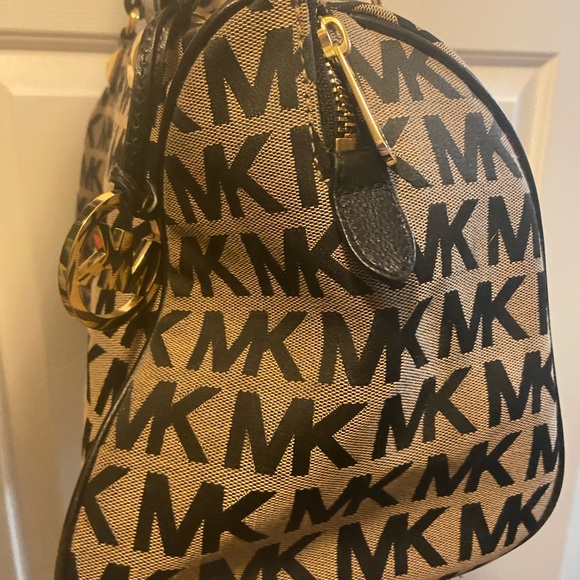 Michael Kors Purse with gold outline - Picture 2 of 3